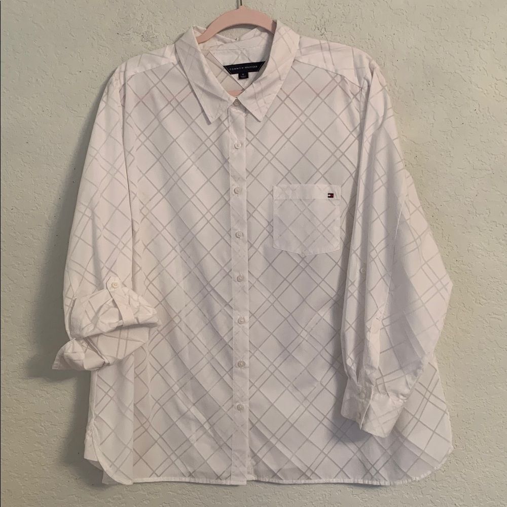 Tommy Hilfiger Women’s White Plaid Lightweight Shirt Long Sleeve Size 1X